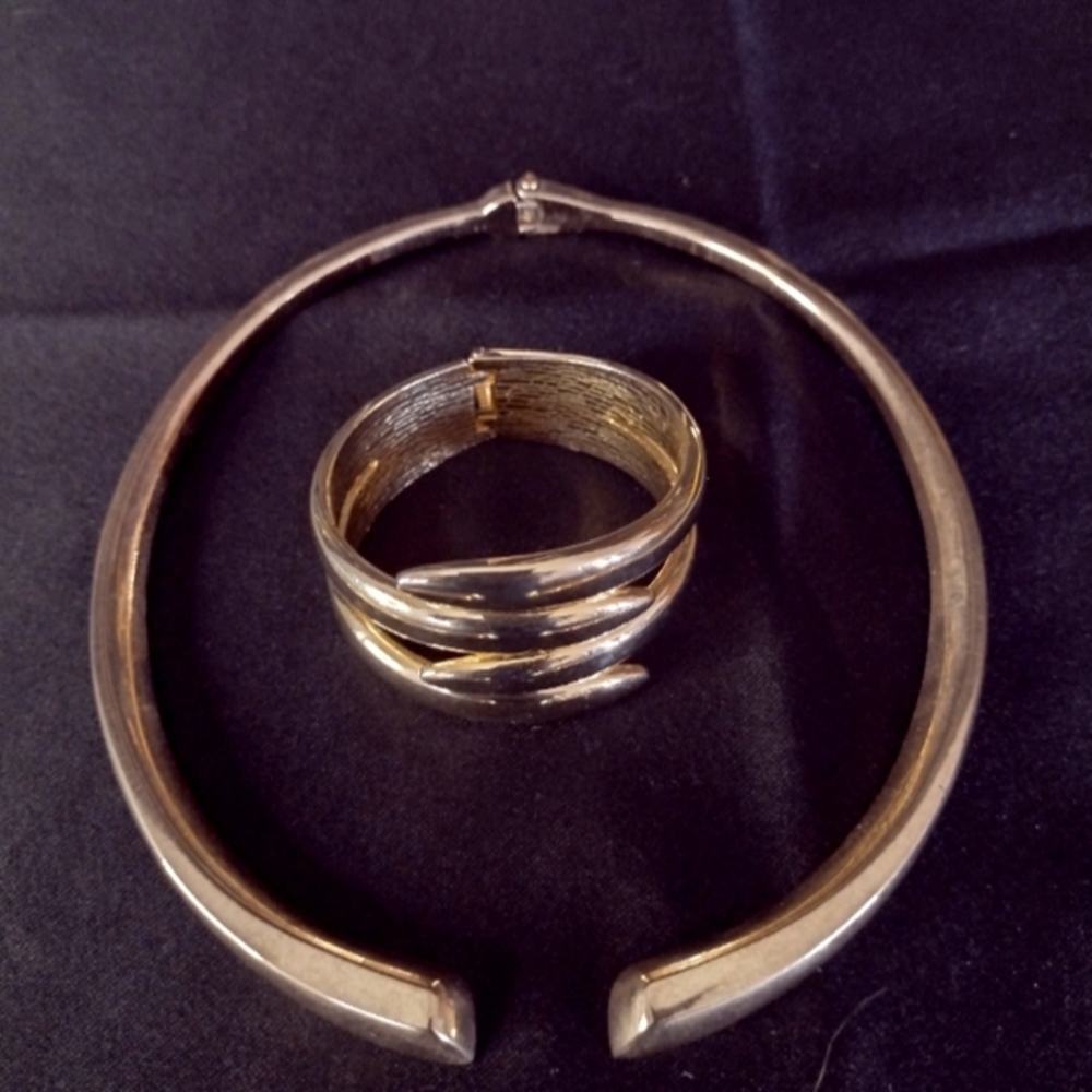 Necklace and bracelet